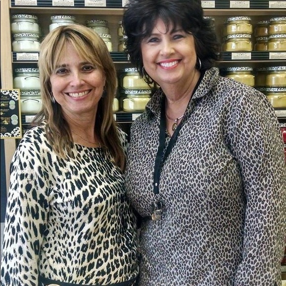 Meet your Posher, Jackie - Picture 3 of 7